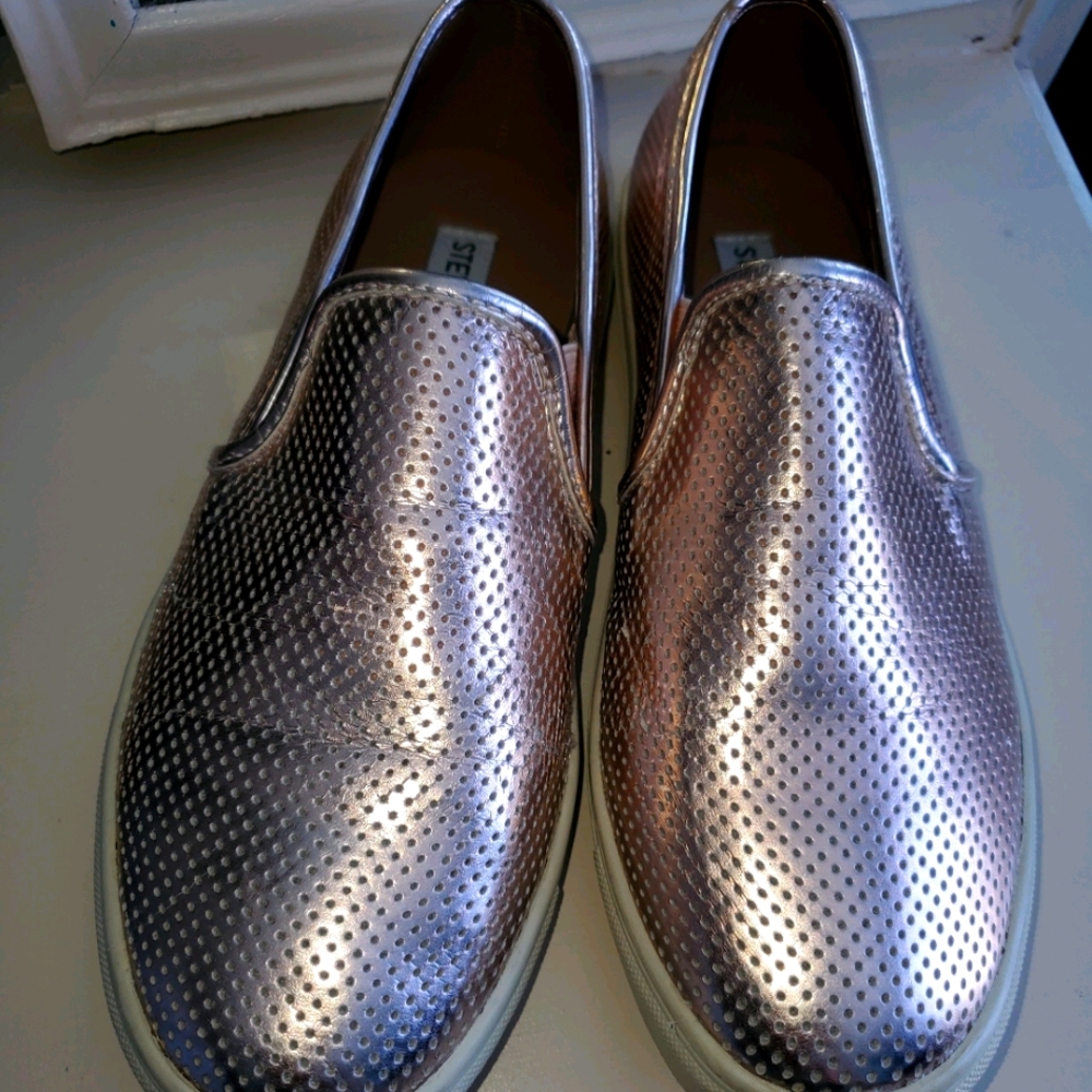 Steve Madden Slip on